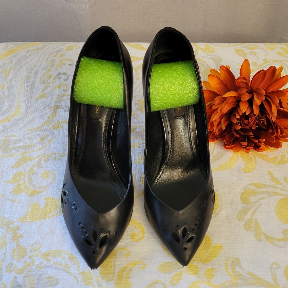 Authentic Louis Vuitton Heel Shoes - Picture 2 of 16